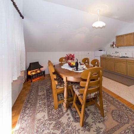 Apartman Dubravcic Apartment Otocac Bagian luar foto