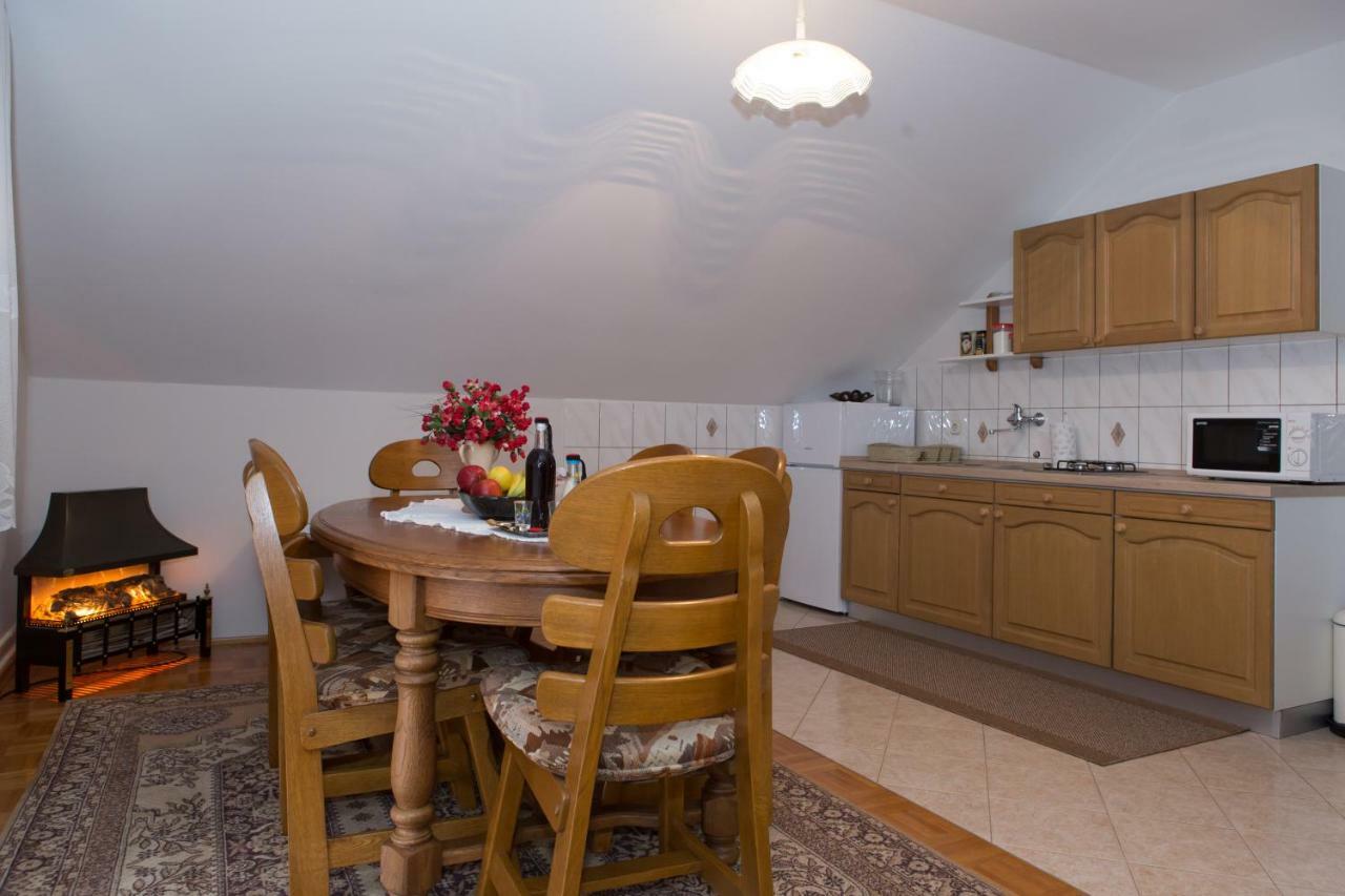 Apartman Dubravcic Apartment Otocac Bagian luar foto